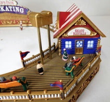 Load image into Gallery viewer, Gold Label Worlds Fair Ice Skating Rink Mr Christmas / Year Round Music 2004 Works