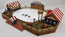 Load image into Gallery viewer, Gold Label Worlds Fair Ice Skating Rink Mr Christmas / Year Round Music 2004 Works