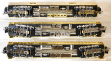 Load image into Gallery viewer, MTH 20-4029 + 20-4129 Millennium GOLD O Gauge 7car 70' Madison Passenger Set NYC