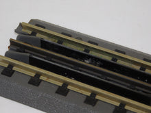 Load image into Gallery viewer, MTH 40-1008 RealTrax 10" Uncoupling Unloading operating gray w/ controller +inst