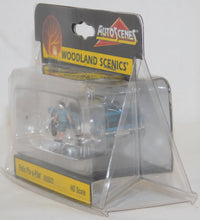 Load image into Gallery viewer, Woodland Scenics AS5523 Felix Fix a Flat HO Scale scene 1:87 Autoscenes Retired