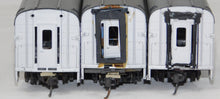 Load image into Gallery viewer, Rivarossi Baltimore & Ohio Three 85' Streamlined Passenger cars 2 Roomettes Coach HO