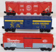Load image into Gallery viewer, Lionel Trains 6-1579 Milwaukee Road Service Station Set F3 AA CRISP 7pcs 1975