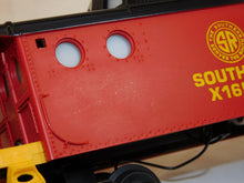 Load image into Gallery viewer, Lionel Trains 6-11704 Southern Freight Runner Set Diesel '87 Service Station Set