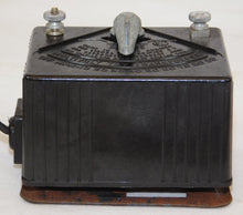 Load image into Gallery viewer, Lionel Trains 1026 transformer 25 watt power pack Postwar 1961-64 AC power CLEAN