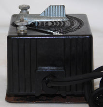 Load image into Gallery viewer, Lionel Trains 1026 transformer 25 watt power pack Postwar 1961-64 AC power CLEAN