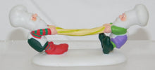Load image into Gallery viewer, Department 56 #56.56854 Don't Let Go! North Pole Serie Taffy Elves Christmas D56