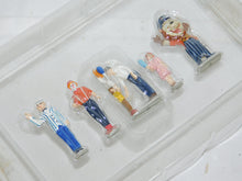 Load image into Gallery viewer, Lionel Trains 6-24124 Carnival People Pack Lenny Lion 5pc Clown Circus New O 027