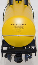 Load image into Gallery viewer, MTH 20-96017 Great Northern OIL Unibody tank car UTLX 76488 Premier Line 1/48 GN