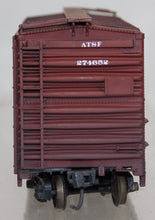 Load image into Gallery viewer, Accurail 274652 Santa Fe Chief Boxcar Weathered Metal wheels weighted HO Scale