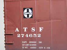 Load image into Gallery viewer, Accurail 274652 Santa Fe Chief Boxcar Weathered Metal wheels weighted HO Scale