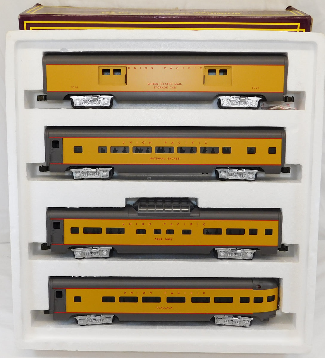MTH MT 20- 6019 Union Pacific 4 Car 60' Painted Aluminum Passenger