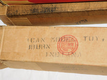 Load image into Gallery viewer, AMT Santa Fe Passenger Cars Extruded Aluminum Diner & 3407 Baggage RPO O gauge with Boxes