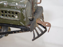 Load image into Gallery viewer, Lionel Prewar #152 Electric NYC S-Type 0-4-0 Engine 1918 Green Runs Y Stanchions