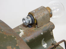 Load image into Gallery viewer, Lionel Prewar #152 Electric NYC S-Type 0-4-0 Engine 1918 Green Runs Y Stanchions