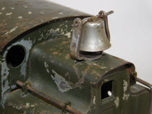 Load image into Gallery viewer, Lionel Prewar #152 Electric NYC S-Type 0-4-0 Engine 1918 Green Runs Y Stanchions