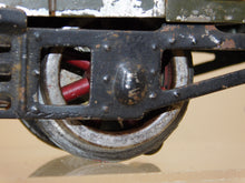 Load image into Gallery viewer, Lionel Prewar #152 Electric NYC S-Type 0-4-0 Engine 1918 Green Runs Y Stanchions