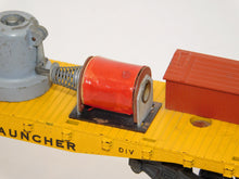 Load image into Gallery viewer, American Flyer #25056 USMC Rocket Launcher Set Div 37 w/ Boxcar & Flatcar CLEAN