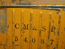Load image into Gallery viewer, Prewar Lionel Manufacturing #114 Standard gauge MFG Co CM&SP boxcar Orange 54087