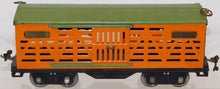 Load image into Gallery viewer, Lionel 513 Standard gauge Cattle Car Orange Green Very Nice Clean 1927-38 Prewar