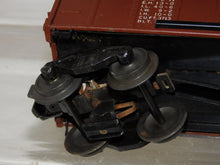 Load image into Gallery viewer, 1945 Lionel 463W Train Set Flying Shoe Pick Ups Boxes Runs great 1st Postwar set