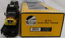 Load image into Gallery viewer, MTH 20-98530 Caterpillar Premier Flat Car w/ (2) COOL CAT Haulers 1/48 O #200662