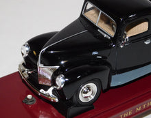 Load image into Gallery viewer, MTH 10-1148 Standard Gauge #234 Flat Car w/ Black Pick Up Truck Tinplate Traditions