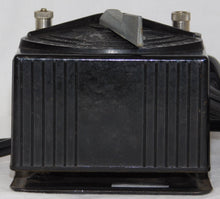 Load image into Gallery viewer, Lionel Trains 1015 transformer 45 watts 1950s AC power Postwar good cord works