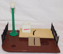 Load image into Gallery viewer, Lionel Trains 6-12818 Animated Freight Station Accessory +instructions C-7 O/027