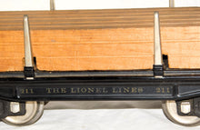 Load image into Gallery viewer, LIONEL 211 flat car black w/orignl lumber load Standard Gauge CLEAN 1931 BOXED