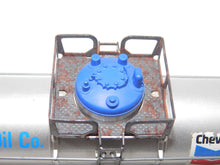 Load image into Gallery viewer, Lionel 9153 Chevron Standard Oil Co UTOX Tank Car Silver C6 1974-76 O gauge C-5