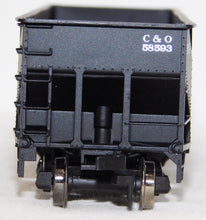 Load image into Gallery viewer, Atlas 1865 Two Bay Offset Side Hopper C&O #58593 Boxed HO Scale Chesapeake Ohio