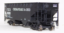 Load image into Gallery viewer, Atlas 1865 Two Bay Offset Side Hopper C&O #58593 Boxed HO Scale Chesapeake Ohio