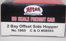 Load image into Gallery viewer, Atlas 1865 Two Bay Offset Side Hopper C&O #58593 Boxed HO Scale Chesapeake Ohio