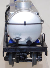 Load image into Gallery viewer, MTH 30-73349 Amtrak 3 Dome Tank Car #100102 Rail King 3 rail O gauge Silver C-8