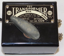 Load image into Gallery viewer, Marx 33222 Odd# 1950s  Deluxe Diesel Switcher Freight Set ATSF yellow cattle car