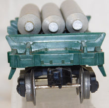 Load image into Gallery viewer, Lionel 3362 Operating Helium Tank Dump flatcar Postwar O w/wooden tanks Works