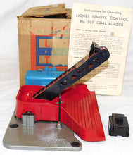 Load image into Gallery viewer, Lionel 397 BOXED Operating Belt Coal Loader 1948-57 accessory Working O clean w/instructions