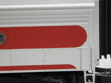 Load image into Gallery viewer, MTH 30-2187-3 ROCK ISLAND EMD E-8 non-powered B Unit Diesel Boxed C-8 AddOn 2000