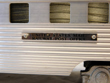 Load image into Gallery viewer, AMT Santa Fe Passenger Cars Extruded Aluminum Diner & 3407 Baggage RPO O gauge with Boxes