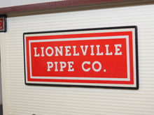 Load image into Gallery viewer, Lionel 6-12798 Lionelville Pipe Company Warehouse Oprtng Forklift Loader Station
