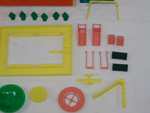 Load image into Gallery viewer, Lionel 954 Swimming Pool & Playground Set Original 1959 BOXED COMPLETE w/instr O/S PW