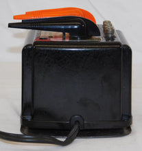 Load image into Gallery viewer, Lionel 1033 transformer 90 watt BOXED w/ instructions Serviced good cord Postwar