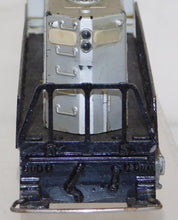 Load image into Gallery viewer, American Flyer GM 370 GP-7 diesel engine General Motors Silver S gauge Link bar
