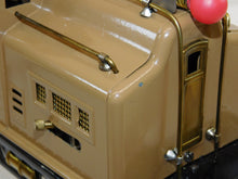 Load image into Gallery viewer, Lionel 318 Standard Gauge engine 0-4-0 State Brown 1924-32 Runs Reverses Lights