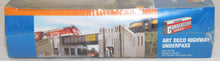 Load image into Gallery viewer, Walthers 933-3190 HO Scale Art Deco Highway Underpass 1/87 SEALD C10 Cornerstone