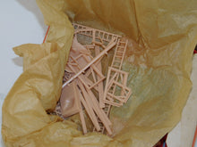 Load image into Gallery viewer, Lionel 969 Construction Set BOXED & COMPLETE w/instructions Postwar O/S Original