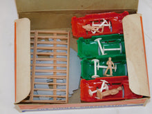 Load image into Gallery viewer, Lionel 969 Construction Set BOXED & COMPLETE w/instructions Postwar O/S Original