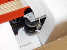 Load image into Gallery viewer, Lionel Texas Special Passenger 6 car set 6-29129 4 cars + 39166 2 car Set MKT NEW