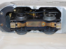Load image into Gallery viewer, Lionel 751W Union Pacific Aluminum Articulated Streamliner set 752W 753 754 1935